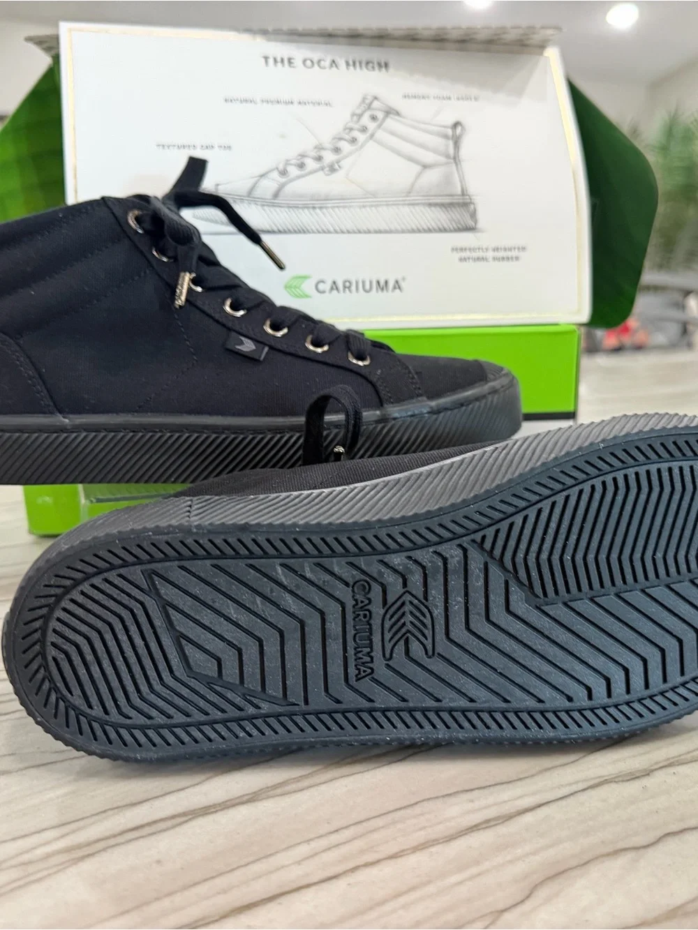 Cariuma OCA High All Black Canvas High Top Sneakers Women’s 7 Men’s 5.5